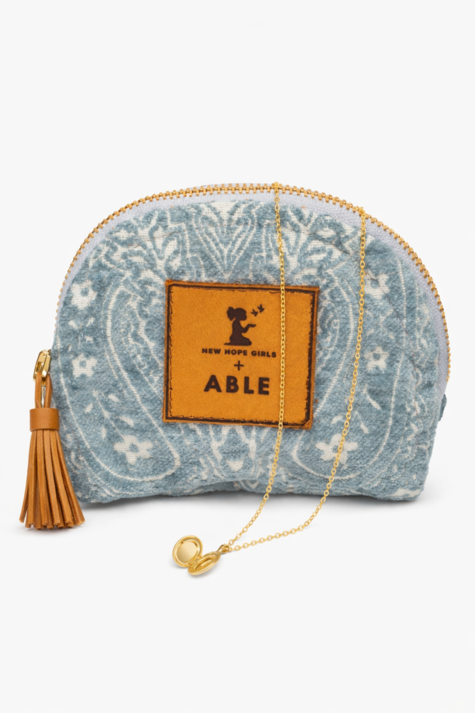 Mabel Petite Locket + Travel Case Review