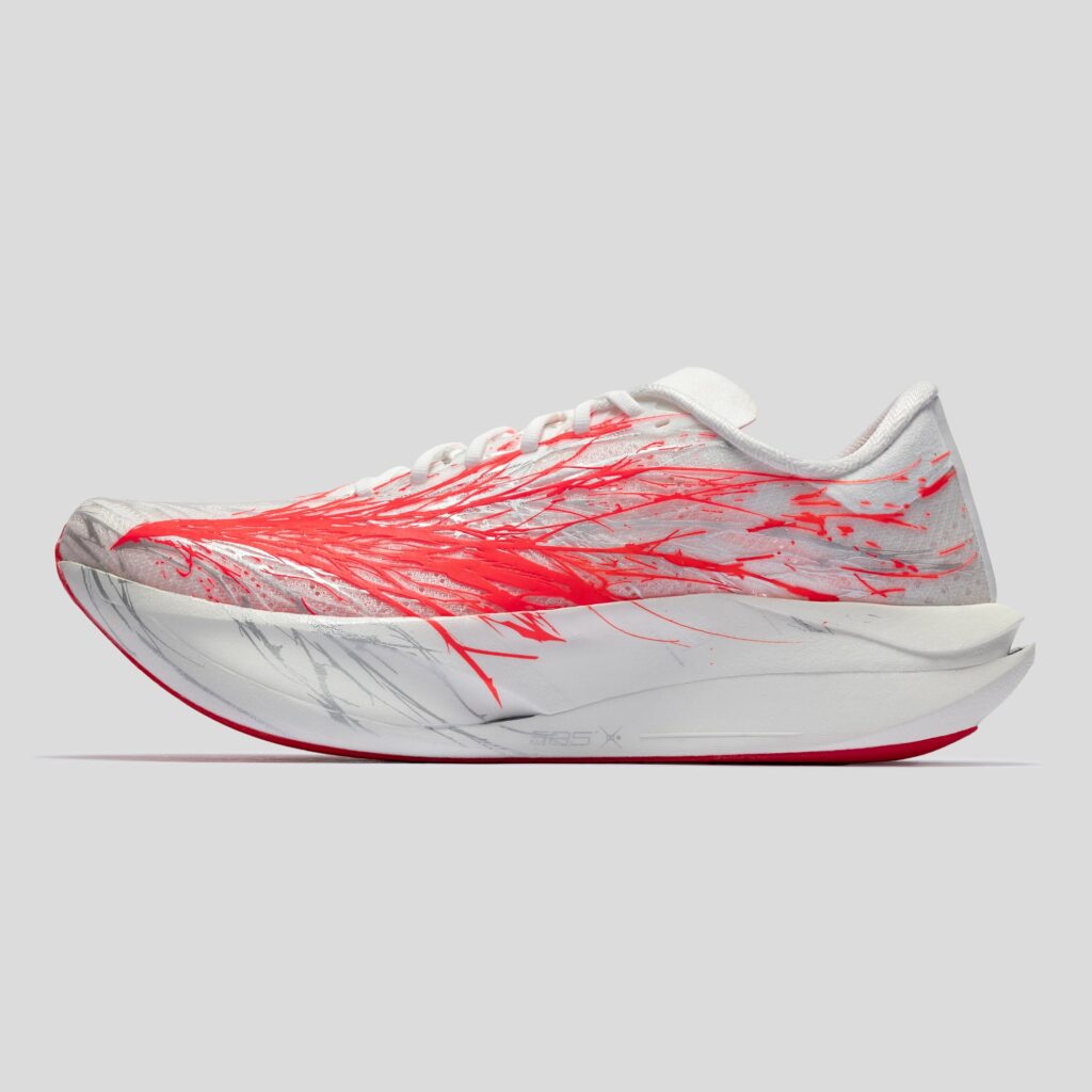 Taking a Look at Women's ANTA C202 7