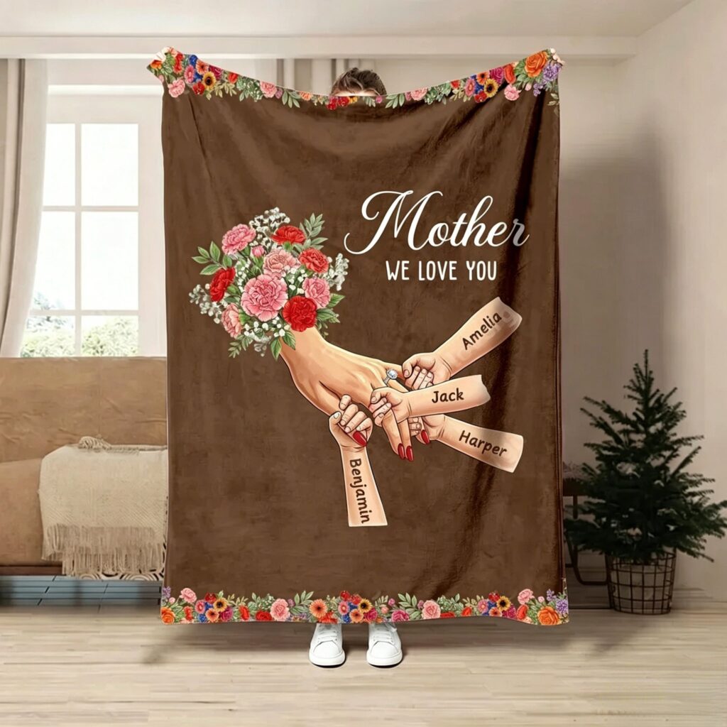 Personalized Mom Blanket – Custom Names Holding Hands Floral Throw Blanket Gift for Mom & Grandma, Mother’s Day Gift – Overview & Review