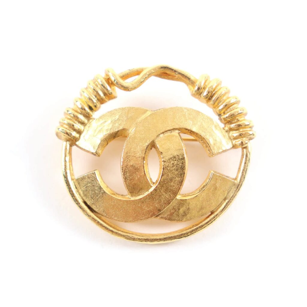 Chanel Brooch (Pre-Owned) Review